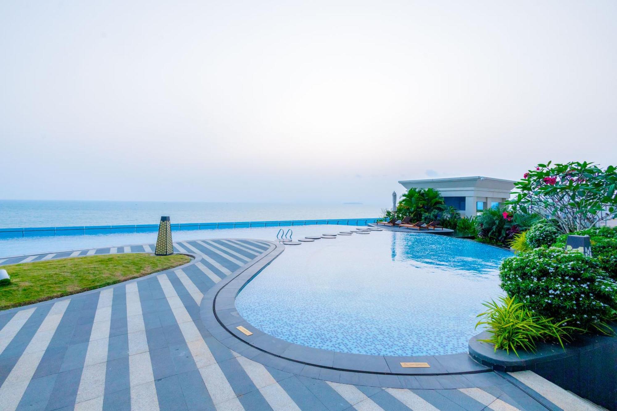 Howard Johnson Plaza By Wyndham Blue Bay Sihanoukville Exteriér fotografie