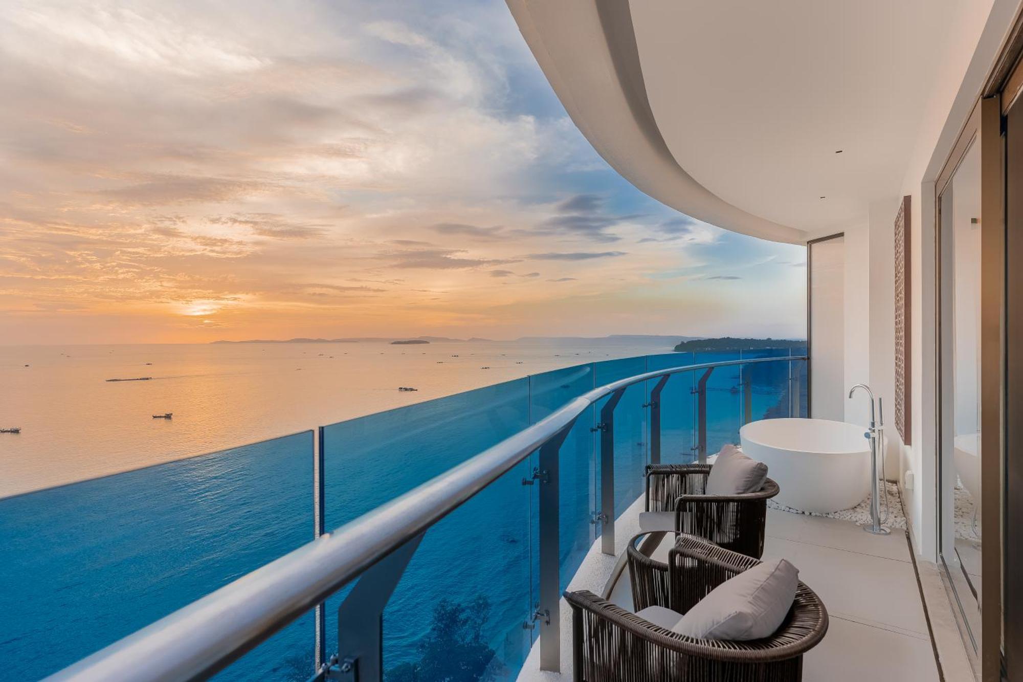 Howard Johnson Plaza By Wyndham Blue Bay Sihanoukville Exteriér fotografie